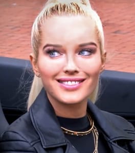 ヘレン・フラナガン（俳優・モデル）の写真