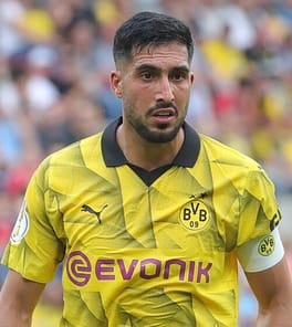 エムレ・カン（サッカー選手）の写真