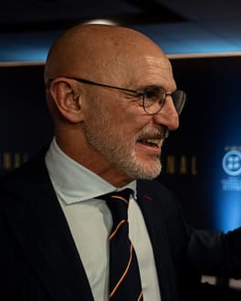 ルイス・デ・ラ・フエンテ（サッカー選手・サッカー指導者）の写真