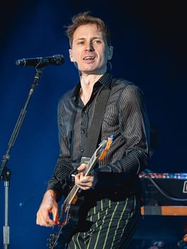 アレックス・カプラノス（ギタリスト・歌手）の写真