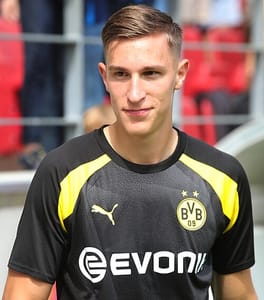 ニコ・シュロッターベック（サッカー選手）の写真