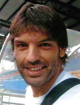フェルナンド・モリエンテス（サッカー選手・サッカー指導者）の写真