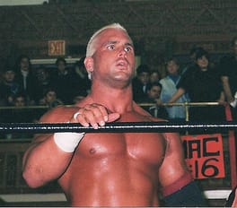 クリス・キャンディード（プロレスラー）の写真