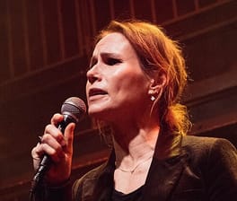 ニーナ・パーション（歌手・ソングライター）の写真
