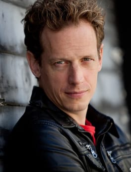 ジョン・アッシャー（俳優・脚本家）の写真