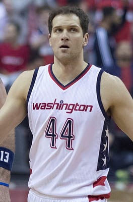ボヤン・ボグダノヴィッチ（バスケットボール選手）の写真