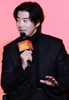 ユン・ゲサン（歌手・俳優）の写真