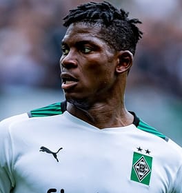 ブレール・エンボロ（サッカー選手）の写真