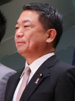 金城泰邦（政治家）の写真
