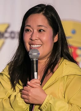 ステファニー・シェー（声優・脚本家）の写真