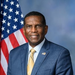 バージェス・オーウェンズ（政治家・アメリカンフットボール選手）の写真