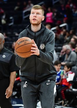 ダービス・バータン（バスケットボール選手）の写真