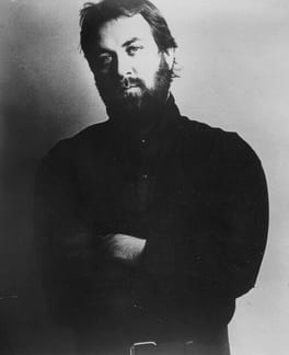 マイケル・センベロ（シンガーソングライター・作曲家）の写真