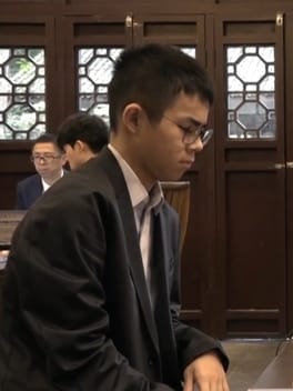 福岡航太朗(プロ囲碁棋士)の写真