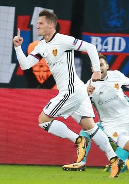 タウラント・ジャカ（サッカー選手）の写真