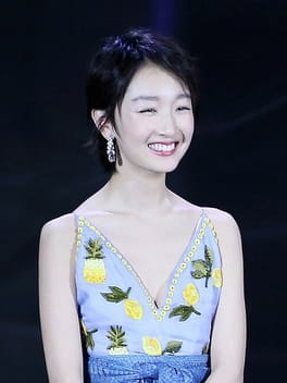 周冬雨（俳優・モデル）の写真