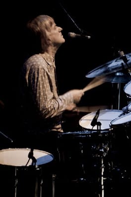ジム・マッカーティ（音楽家・ドラマー）の写真