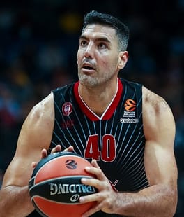 ルイス・スコラ（バスケットボール選手）の写真