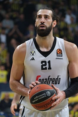 トルニケ・シェンゲリア（バスケットボール選手・スポーツ選手）の写真