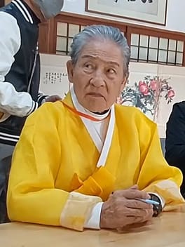 李錫（歌手）の写真