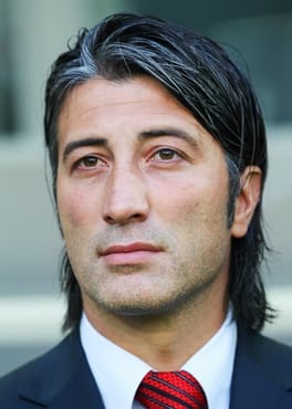 ムラト・ヤキン（サッカー選手・サッカー指導者）の写真