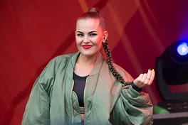 ソーニャ・タユルスカヤ(シンガーソングライター・歌手)の写真