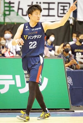 秋山皓太（バスケットボール選手）の写真