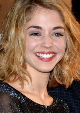 アリス・イザーズ（俳優・映画俳優）の写真