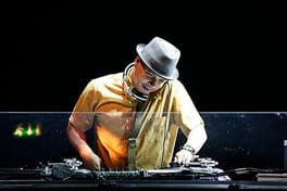 ミックス・マスター・マイク（クラブDJ・ディスクジョッキー）の写真