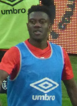 アゾル・マトゥシワ（サッカー選手）の写真