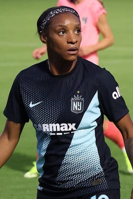クリスタル・ダン（サッカー選手）の写真