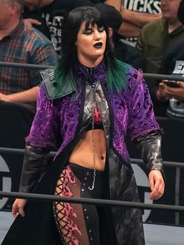 ビー・プレストリー(プロレスラー)の写真