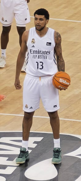 イザン・アルマンサ（バスケットボール選手）の写真