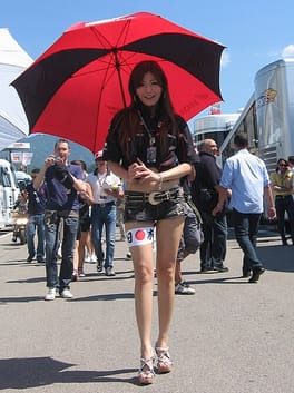 吉浦遥(レースクイーン)の写真