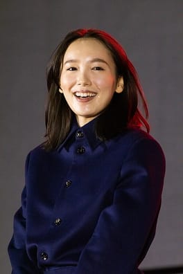 飯豊まりえ(俳優・ファッションモデル)の写真