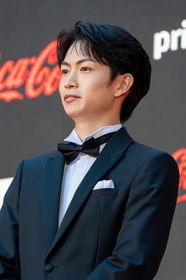 綱啓永(俳優)の写真