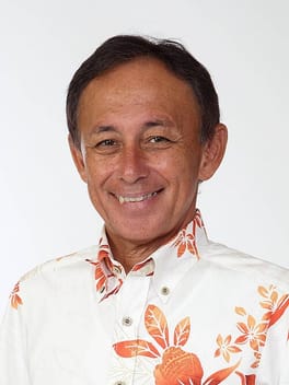 玉城デニー（政治家・タレント）の写真