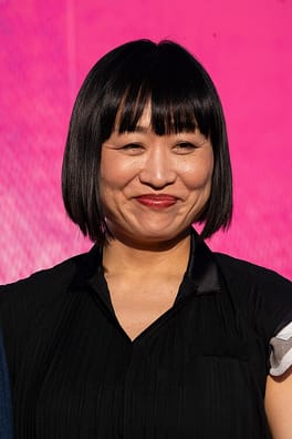 山崎静代(俳優・お笑いタレント)の写真