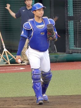 石伊雄太（野球選手）の写真