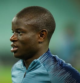 エンゴロ・カンテ（サッカー選手）の写真