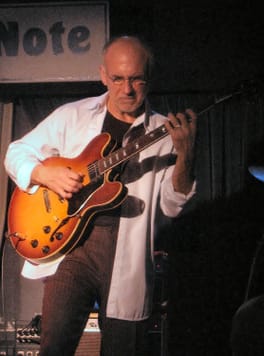 Photo of Larry Carlton