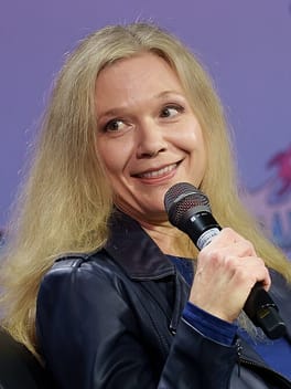 アリアナ・リチャーズ（俳優・画家）の写真