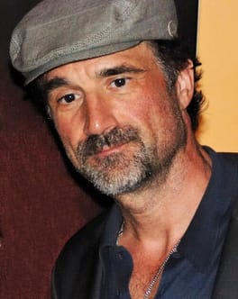 Photo of Elias Koteas