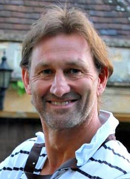 トニー・アダムス（サッカー選手・サッカー指導者）の写真