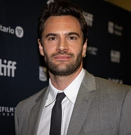 Photo of Tom Bateman