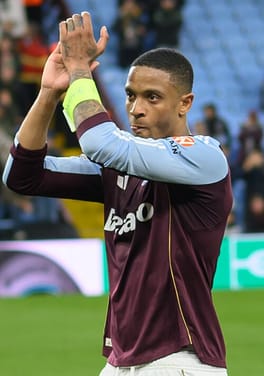エズリ・コンサ（サッカー選手）の写真