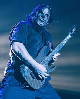 ミック・トムソン（ギタリスト）の写真