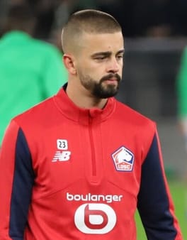 エドン・ジェグロヴァ（サッカー選手）の写真