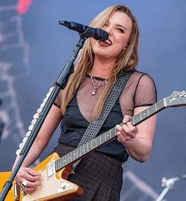 Photo of Lzzy Hale