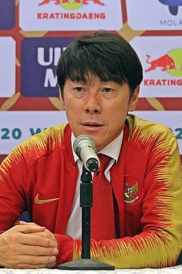 申台龍（サッカー選手・サッカー指導者）の写真